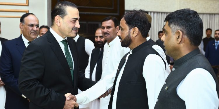 فیلڈ مارشل کا پاک فوج کے سابق فوجیوں کے اعزاز میں استقبالیہ