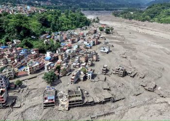 Floods and landslides in Nepal and Tibet; 165 people dead.