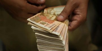 حکومت کا قبل از وقت قرض ادائیگی کا ریکارڈ، ایک کھرب 20 ارب روپے قرض واپس