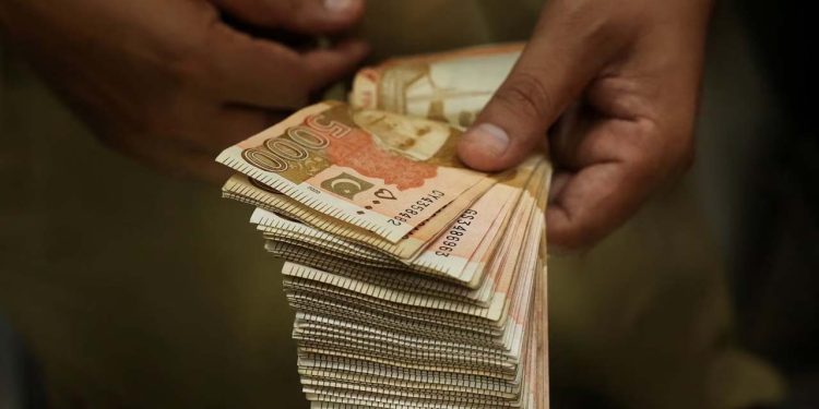 حکومت کا قبل از وقت قرض ادائیگی کا ریکارڈ، ایک کھرب 20 ارب روپے قرض واپس