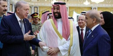 Historic defense agreement in Mecca, Pakistan, Saudi Arabia and Turkey on one page