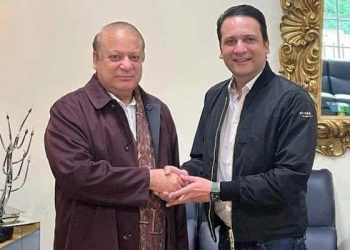 نواز شریف سے افتخار گیلانی کی ملاقات، آزاد کشمیر کے پہلے 100 دنوں کے پلان پر مشاورت