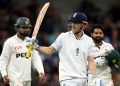 Leeds Test England in a strong position, leading Pakistan by 195 runs.
