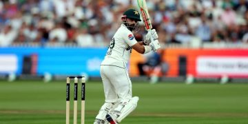 Lord's Test Pakistan continues batting in pursuit of a challenging target.