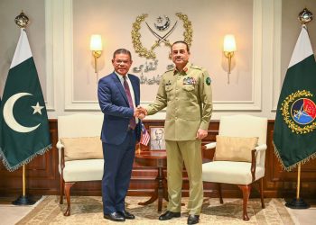 ملائیشین وزیر داخلہ کی فیلڈ مارشل سے ملاقات، دفاعی تعاون بڑھانے پر اتفاق