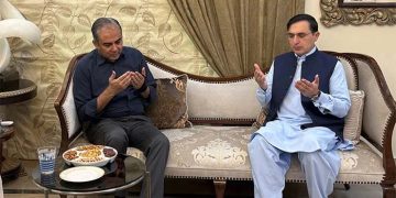 محسن نقوی کی بیرسٹر گوہر سے ملاقات ،والدہ کے انتقال پر اظہار تعزیت