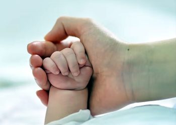 Newborn goes missing from a Karachi hospital; hospital administration denies the claim; investigation into the incident launched.