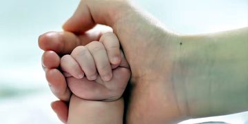 Newborn goes missing from a Karachi hospital; hospital administration denies the claim; investigation into the incident launched.