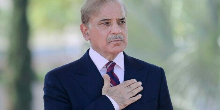 کریڈٹ ریٹنگ میں بہتری پر وزیراعظم کی قوم کو مبارکباد