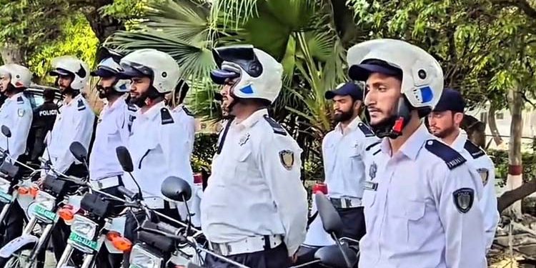 Punjab Traffic Police uniform changed; the new uniform will consist of a white shirt and navy blue trousers.