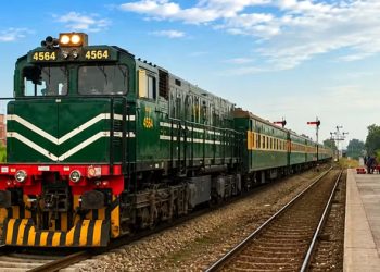 Sandal Express restored after 8 years; rail link between Sargodha and Multan re-established.