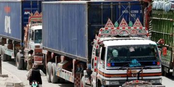 Second round of negotiations between goods transporters and the government begins.