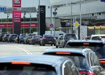 Severe gasoline crisis in Russia, fuel shortage at 7 out of 10 gasoline pumps