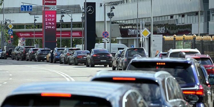 Severe gasoline crisis in Russia, fuel shortage at 7 out of 10 gasoline pumps