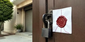 The LDA sealed 32 illegal hostels and hotels in Lahore.