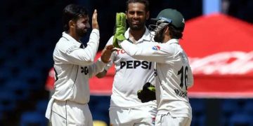 The Pakistan Test squad has arrived in England from the West Indies.