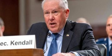 The Pentagon has revoked the security clearance of the former US Air Force Secretary.