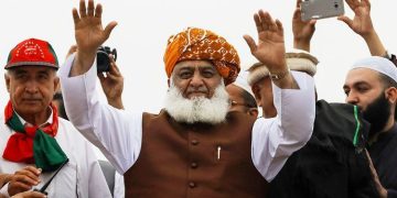 بانی پی ٹی آئی سے متعلق فیصلہ بہت پہلے آجانا چاہیئے تھا ،فضل الرحمان