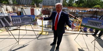 US court orders halt to Trump's $400 million White House ballroom construction.