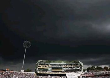 لارڈز ٹیسٹ ، خراب روشنی کے باعث پہلے رو ز کا کھیل روکدیا گیا ،انگلینڈ کے 248رنز