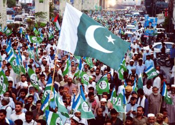 27th day of Jamaat-e-Islami sit-ins; decision taken to intensify the movement.