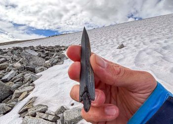 5,000-year-old arrow recovered from Norway's snowy mountains.