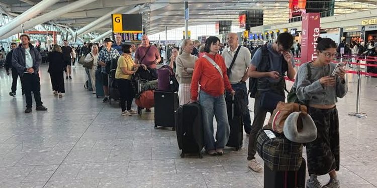 Air traffic system in Britain paralyzed, military plane data logging error blamed