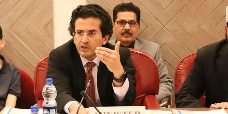 علی پرویز ملک آج وزیراعظم کو پٹرولیم مصنوعات کی قیمتوں پر بریف کرینگے