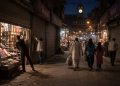 کفایت شعاری اقدامات کا اعلان ،سرکاری گاڑیوں کا پٹرول 50فیصد کم ،غیر ملکی دوروں پر پابندی،دکانیں رات 9بجے بند