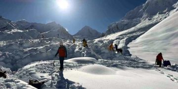 Avalanche at Humling Base Camp in Nepal 4 dead, 12 missing.