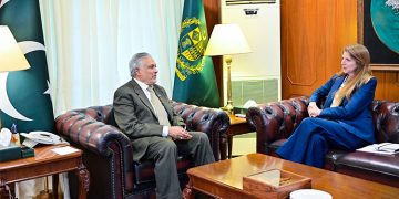 British High Commissioner Jane Marriott meets Ishaq Dar; bilateral relations discussed.