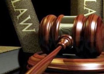 Civil and criminal proceedings regarding the same matter cannot run simultaneously Federal Constitutional Court.