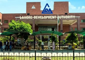 Decision made to build a tech park on 119 kanals in Lahore; billions of rupees in revenue expected.