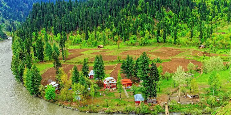 Decision to build new tourism projects, recreational and ecological parks in Neelum Valley