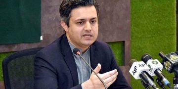 Decision to expedite execution of warrants against PTI leaders after Hammad Azhar's arrest