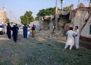 کوہاٹ پولیس لائنز مسجد میں دھماکا،شہداء کی تعداد 21 ہو گئی ، 6دہشت گرد مارے گئے