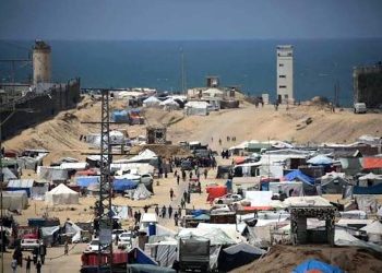 Forced displacement of Palestinians from Gaza unacceptable; eight Islamic nations, including Pakistan, deliver a categorical response to Israel.