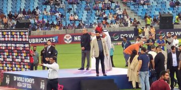 India once again plays with the game, refuses to accept the Asia Cup trophy