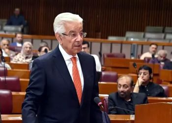 Khawaja Asif accuses PPP of two-pronged policy