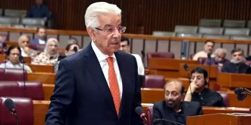 Khawaja Asif accuses PPP of two-pronged policy