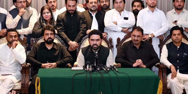 وزیراعلیٰ خیبر پختونخوا کا 4 اکتوبر کو لانگ مارچ کا اعلان