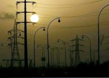 Load shedding despite power surplus, power outage in Lahore for 4 hours at night