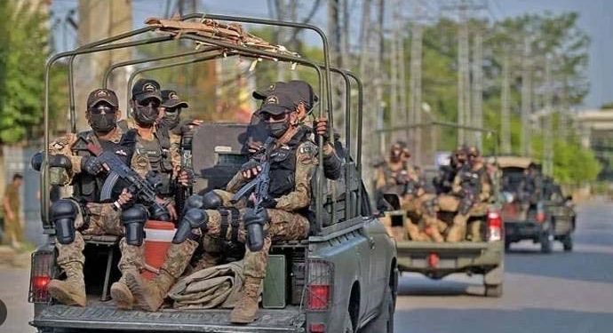 پشاور میں دہشت گردی کی بڑی کارروائی ناکام، ایک دہشت گرد ہلاک، پولیس اہلکار شہید
