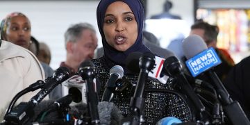 Man who threw vinegar at Ilhan Omar sentenced to 14 months in prison