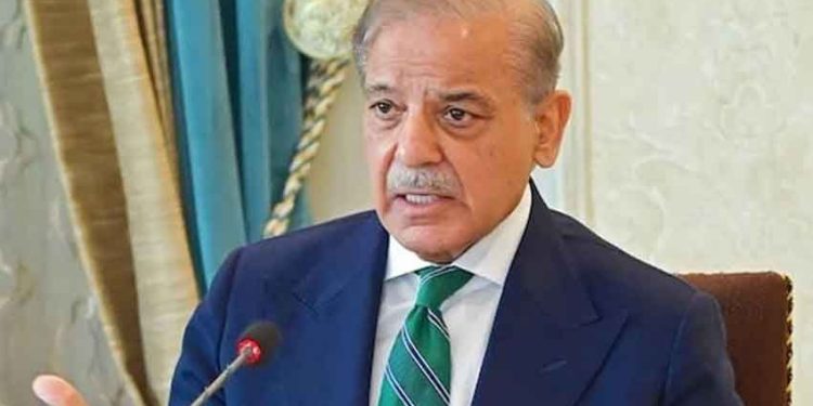 پمز اسپتال میں بچے کی جان بچانے والی نرس کی وزیراعظم سے ملاقات