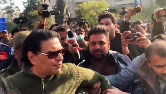 تحریک انصاف کے سیکریٹری جنرل سلمان اکرم راجا گرفتار