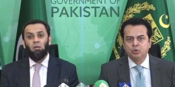 پی ٹی آئی کو فیصلہ کرنا ہوگا پاکستان کے ساتھ رہنا ہے یا افغانستان کے ساتھ،عطا تارڑ