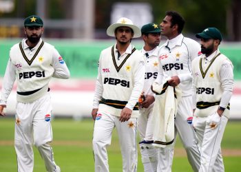 Pakistan team faces a sure clean sweep against England