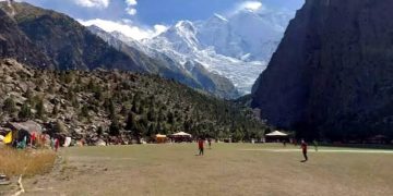 Poor internet connectivity in Gilgit-Baltistan hampers tourism and disaster response efforts.