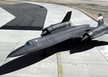 Possibility of SR-71 Blackbird flying again after 27 years; aircraft moved from NASA base to hangar.